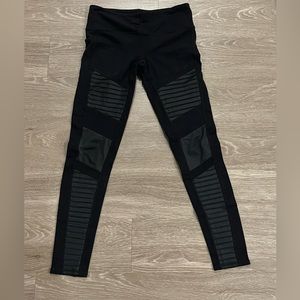 Alo yoga moto legging - size M